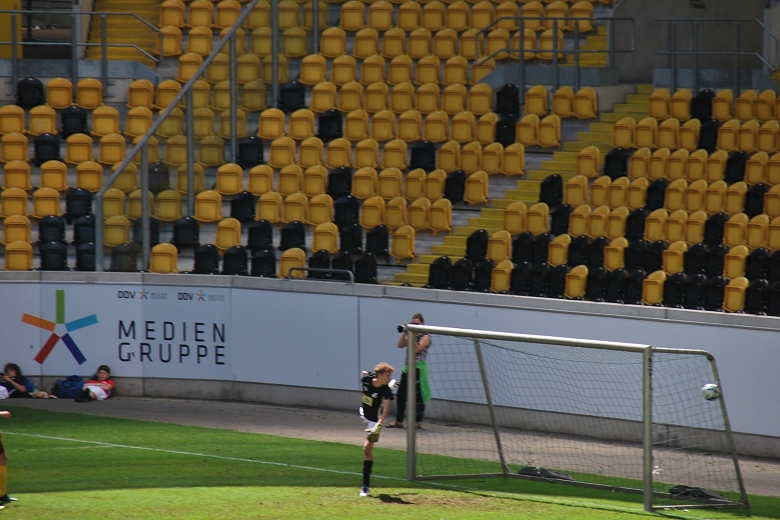 780x520SZ Fan WM C  18.6 (104).JPG